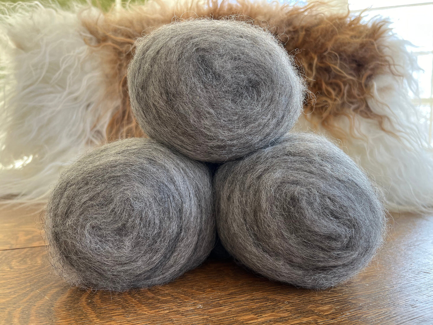 Icelandic Wool Roving Heather Gray